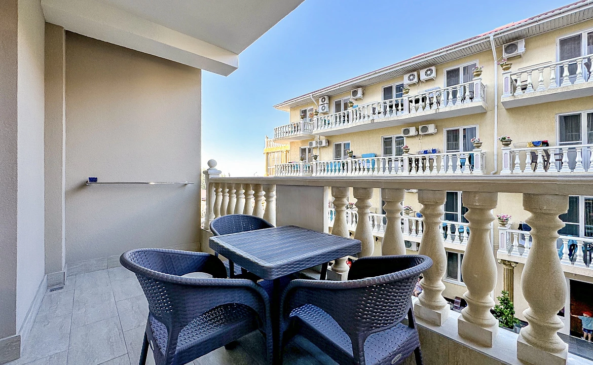Корпус 2 Delux 5ти - местный (с балконом). Anzhelina Family Hotel. Витязево
