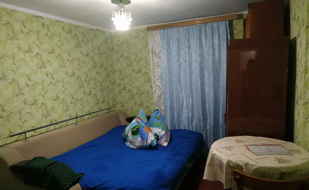 Трехместный 