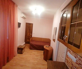 Студия номер 1. Гостевой дом НА САМБУРОВА. 