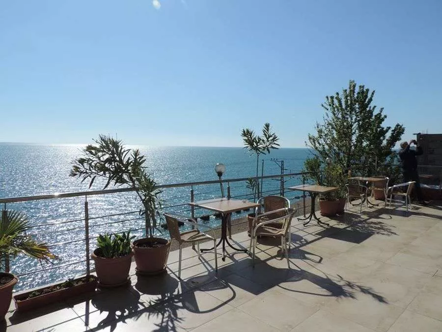 . Гостиница "Александрия" . Лазаревское