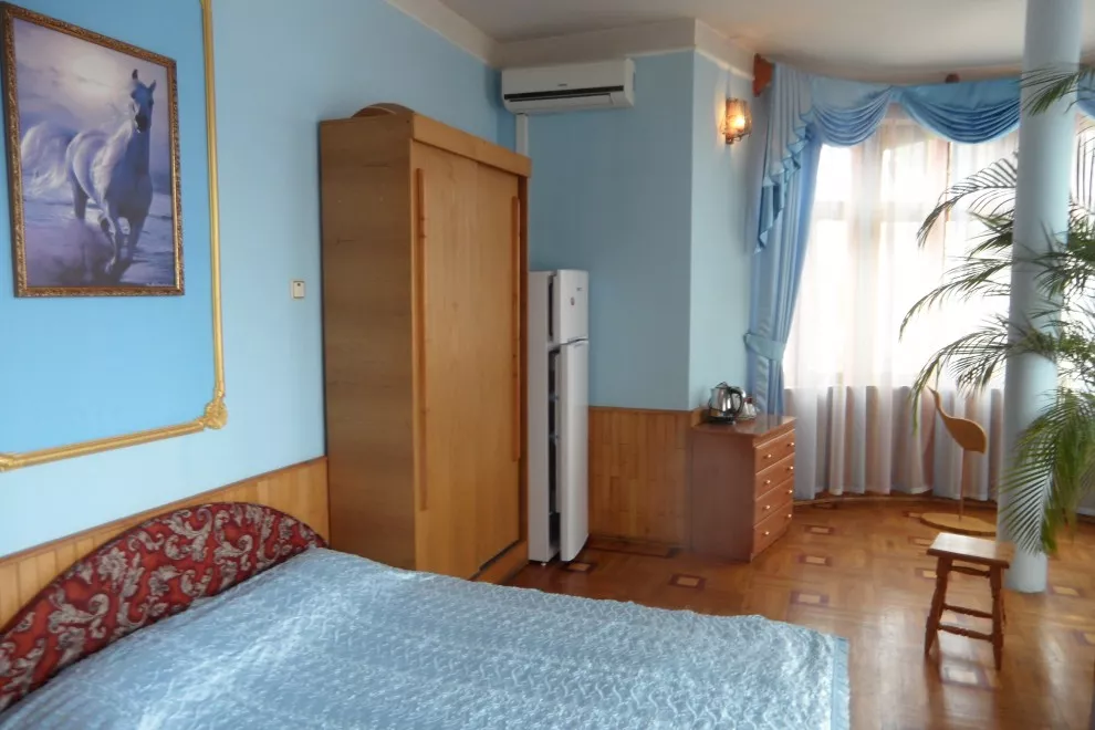 Люкс Трех Комнатный. Отель Мини-отель «Медный Всадник». Массандра