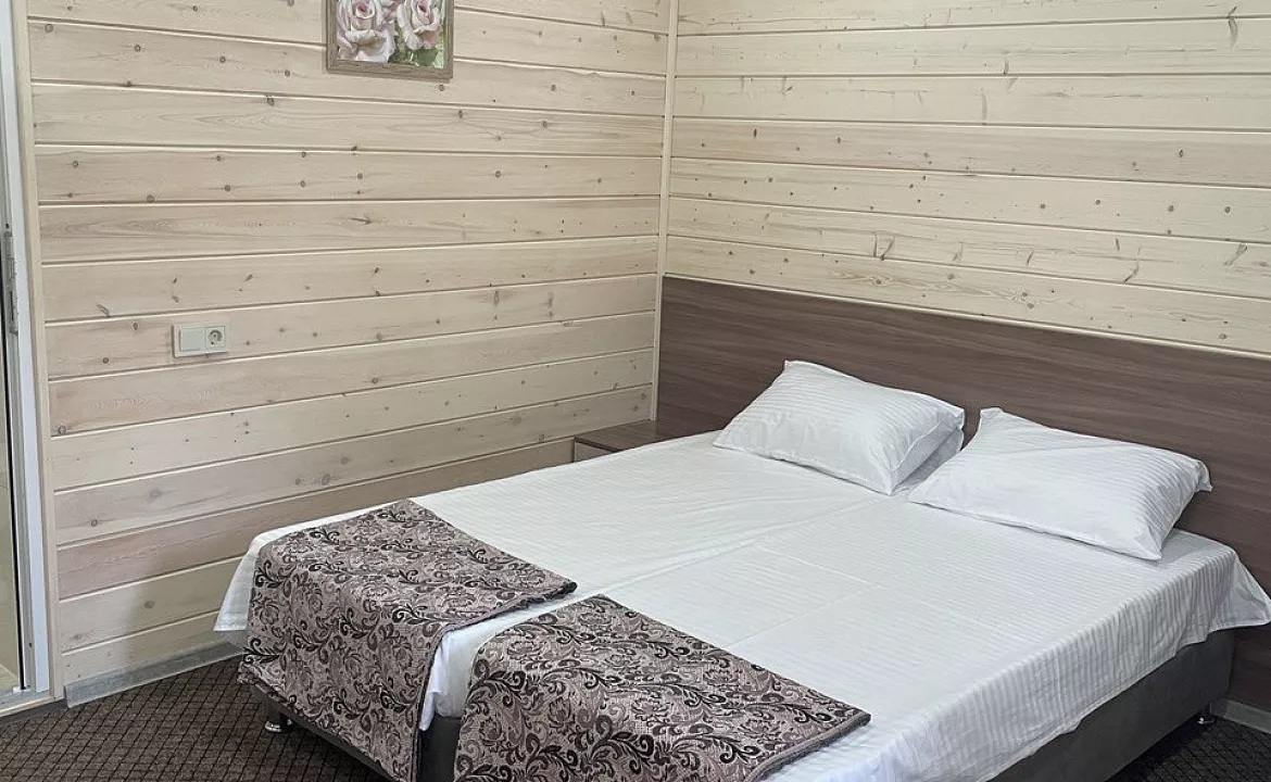 Классический трёхместный номер. Гостевой дом «Волна». Лазаревское Классический трёхместный номер. Гостевой дом «Волна». Лазаревское