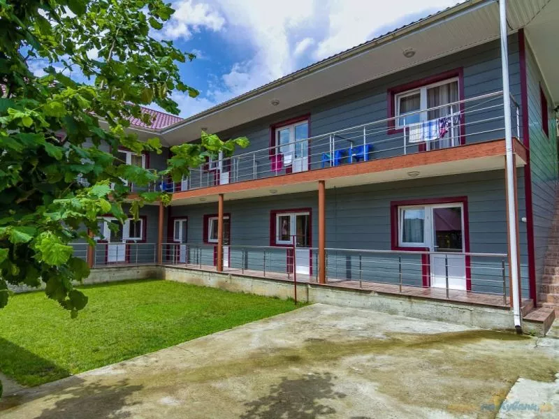 . Гостевой дом "Водолей". Небуг