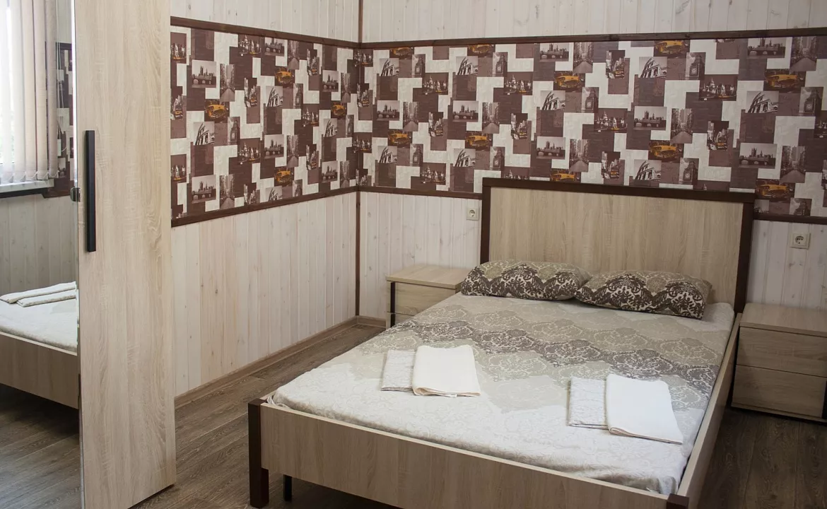 Двухкомнатный номер для четверых. Гостевой комплекс "Буэнос Диас". Совет-Квадже