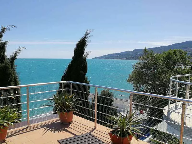 . Гостевой дом ОАЗИС. Ялта