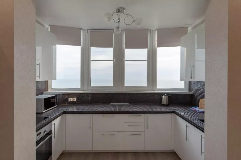 . Квартира в многоквартирном доме Deluxe apartment ЖК Атаман с видом на море. Сочи