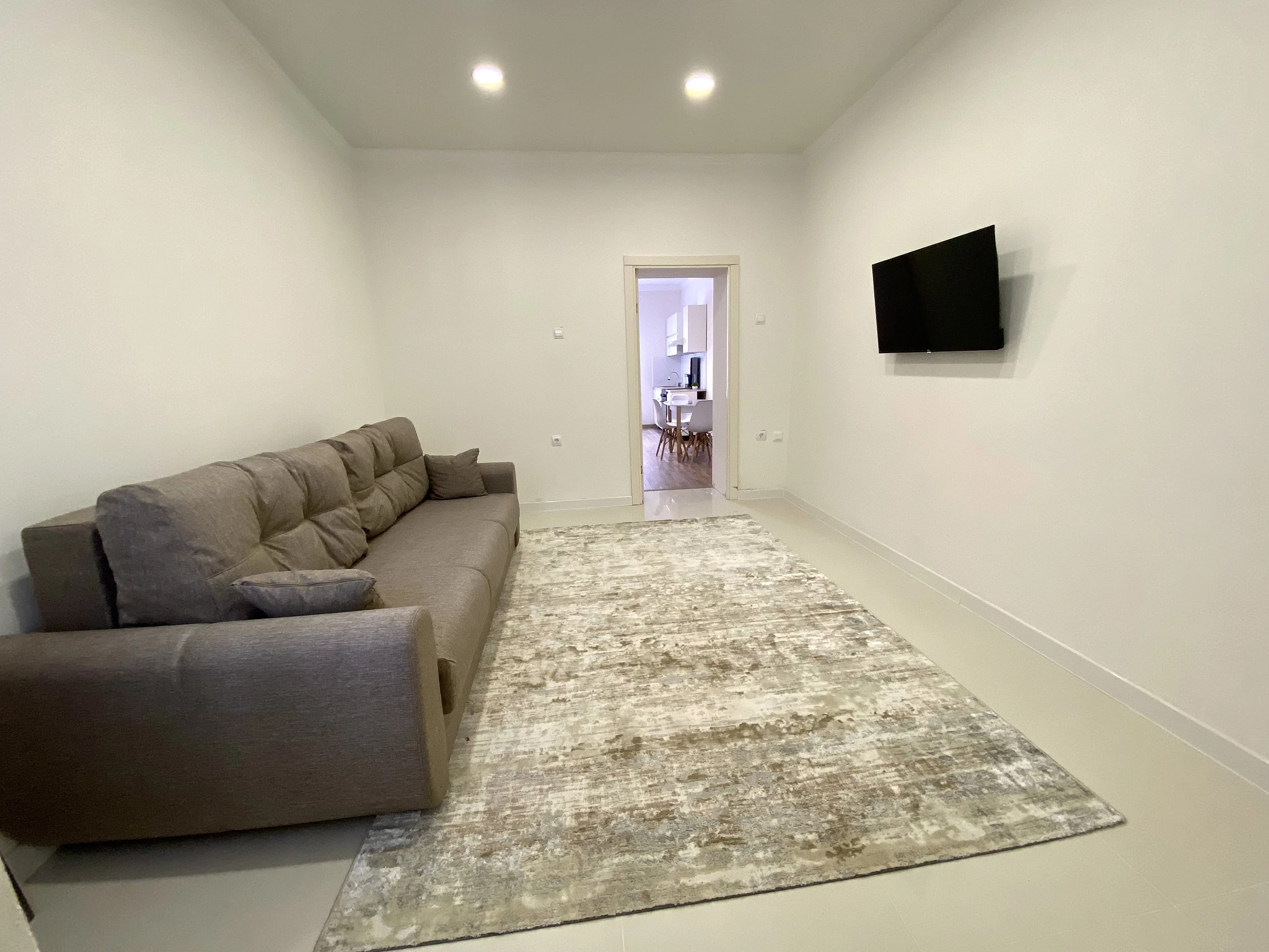 . Просторная квартира рядом с морем. Сухум