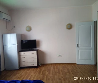 «Люкс» с  балконом (S =10 м2) с видом на море. Гостевой дом Эдем в Волконке. 