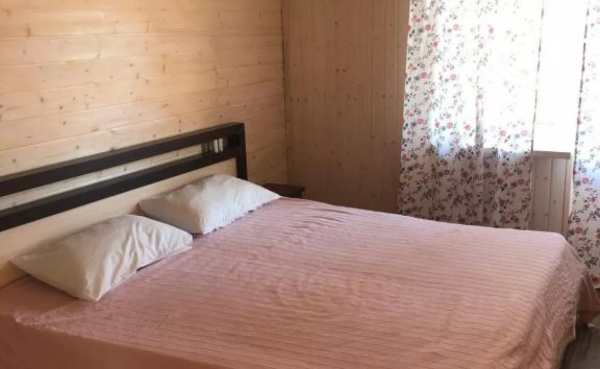 Коттедж 2х-этажный. Гостиница "Милли-Плодовая". Лоо