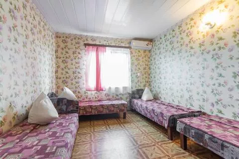 Номер «Эконом» 4-х местный. Частный сектор "У Капитана". Вардане