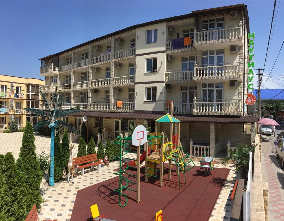 . Гостиница "Наутилус" . Новомихайловский