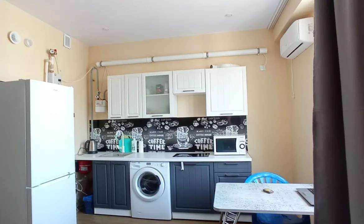 Студия под ключ для пары (есть дополнительное место). Квартира в многоквартирном доме Квартира под ключ с балконом в элитном ЖК СЕМЕЙНЫЙ . Лазаревское