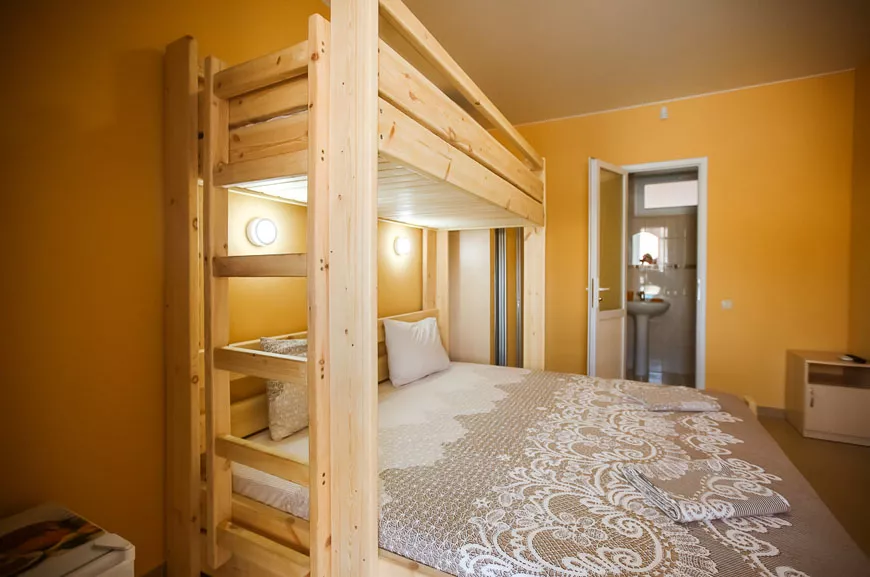 2-местный номер со вторым ярусом. Гостевой дом "Coral". Саки