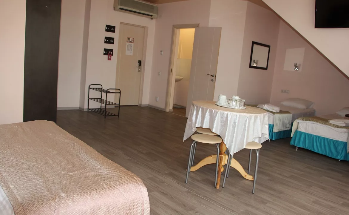 4-х местный Делюкс. Гостевой дом "Триумф". Лазаревское 4-х местный Делюкс. Гостевой дом "Триумф". Лазаревское