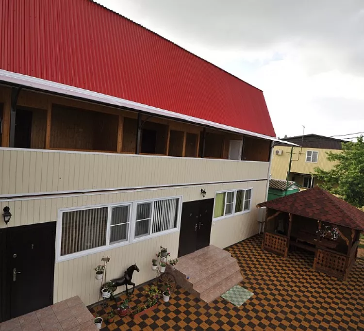 . Гостевой дом Водолей. Голубицкая