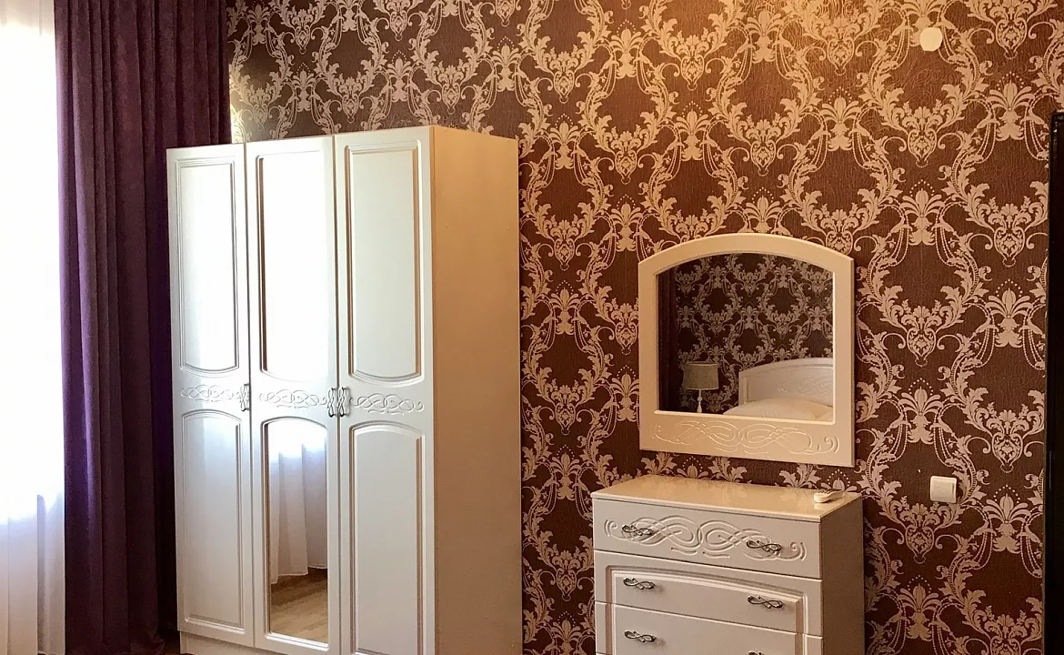 4-х местный номер с балконом Завтрак включен. База отдыха "Скурча". Сухум