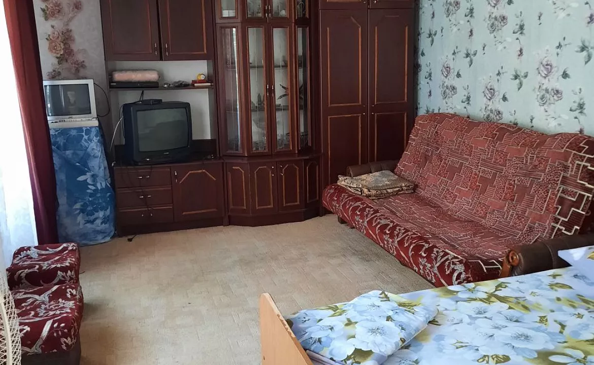 Отдельно стоящий домик с кухней, для 6-ти человек.. Гостевой дом "Галина" . Вишневка Отдельно стоящий домик с кухней, для 6-ти человек.. Гостевой дом "Галина" . Вишневка