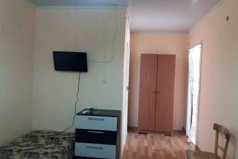 Два стандартных 4х местных с кухней на открытой террасе. Гостевой дом «Высотной 13». Голубицкая Два стандартных 4х местных с кухней на открытой террасе. Гостевой дом «Высотной 13». Голубицкая