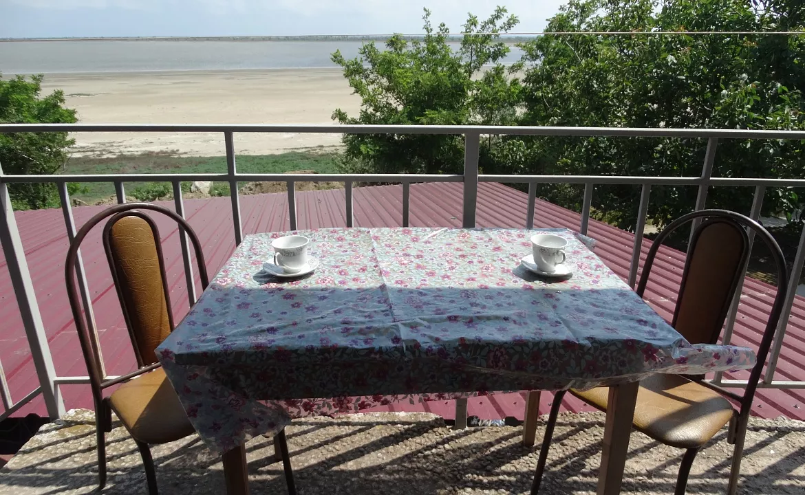 Второй этаж под ключ до 17 человек. Частный сектор 2 этажа по отдельности под ключ, 2 отдельных домика.. Благовещенская