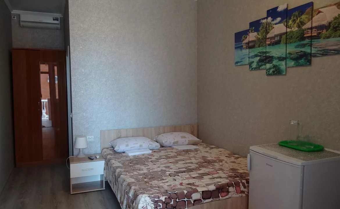 Комната с лоджией. Гостевой дом "Натали" - Геленджик. Геленджик