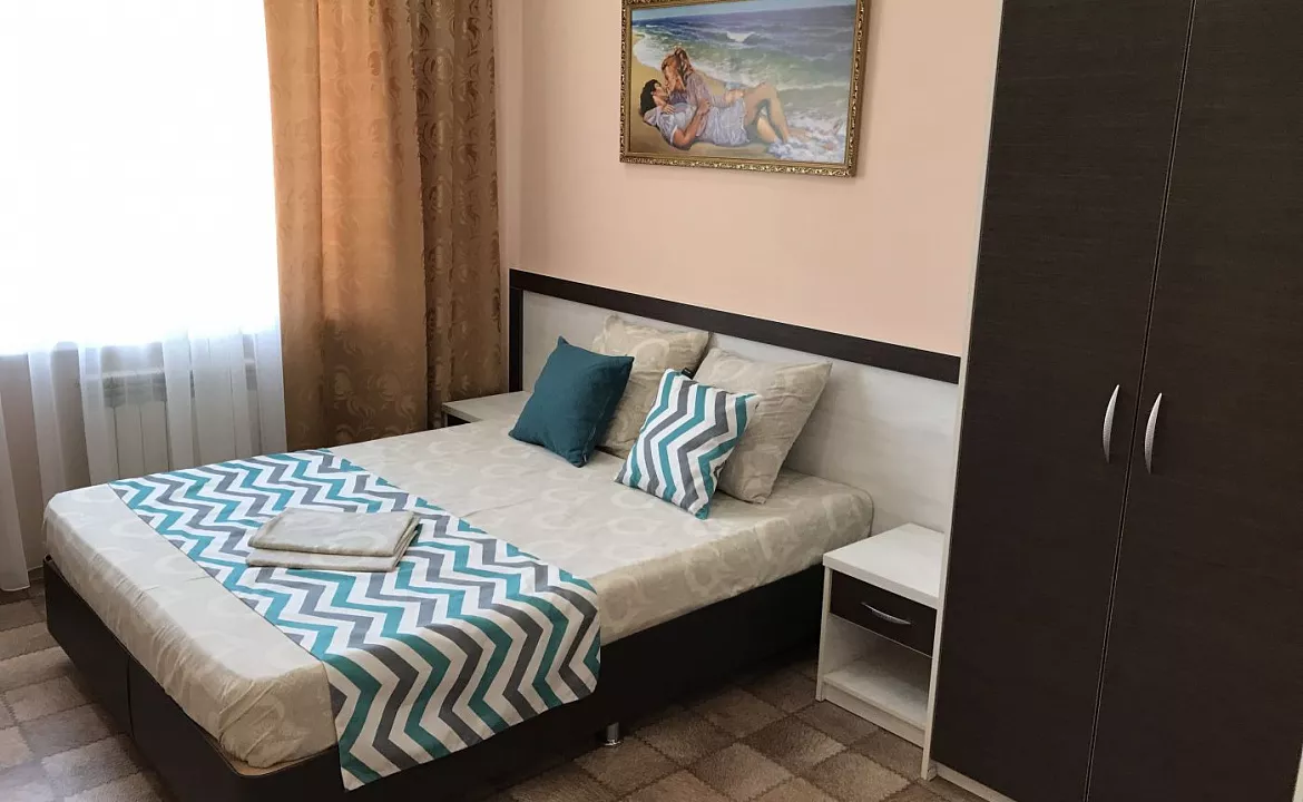 Двухкомнатная квартира с кухней в коттедже. Гостевой дом "Виктория". Лазаревское Двухкомнатная квартира с кухней в коттедже. Гостевой дом "Виктория". Лазаревское