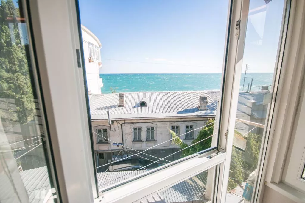 Таунхаус под ключ. Дом под ключ на пляже с великолепными видом на море. Ялта