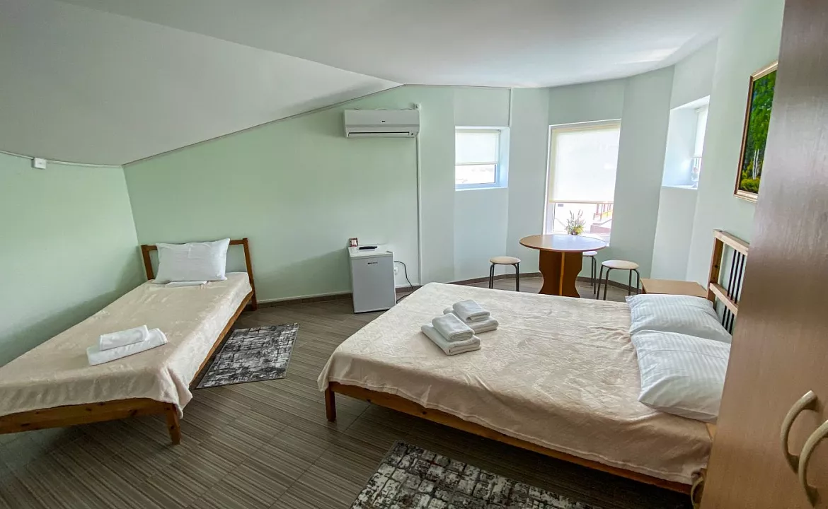 Стандарт 3х местный. Гостевой дом Волна. Нижнее Джемете Стандарт 3х местный. Гостевой дом Волна. Нижнее Джемете