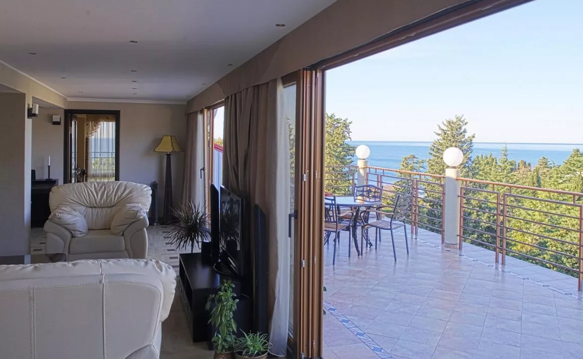 Люкс. Отель "Бристоль". Лазаревское