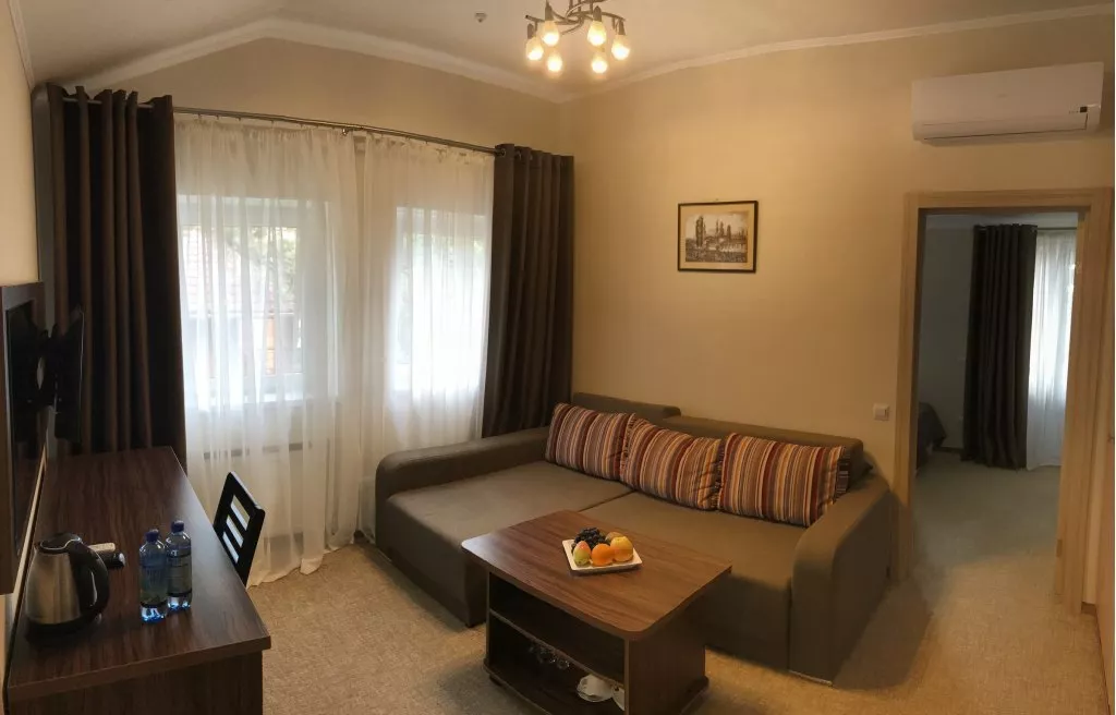 2-х комнатный Люкс коттедж №2. Парк-отель "Родос". Кореиз