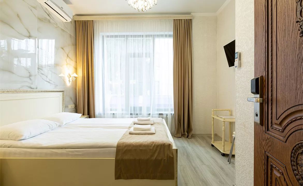 Двухместный стандарт. Отель "Сочи Галерея Парк". Сочи