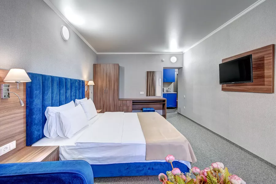 Трехместный номер. Семейный парк-отель «Греция». Сочи