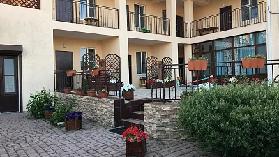 . Гостевой дом "Сафари" гостевой дом . За Родину