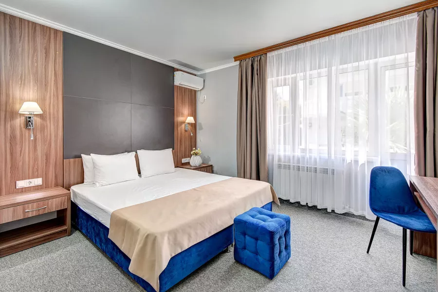 Двухместный номер Комфорт. Семейный парк-отель «Греция». Сочи