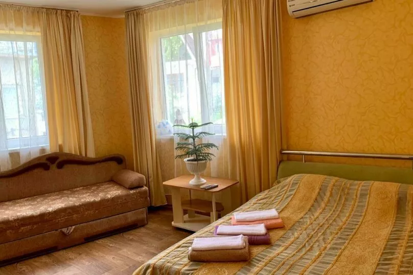 . Гостевой дом Морская волна . Алушта