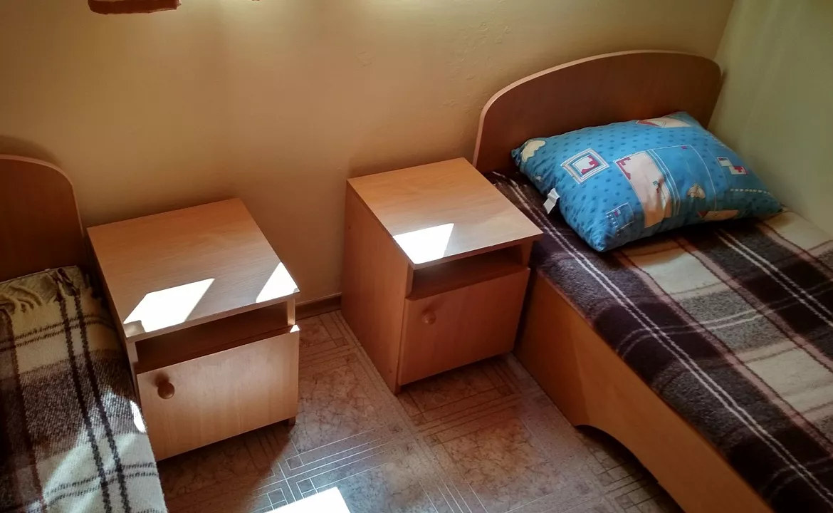 4-х местный стандартный двухкомнатный номер. Гостиница "ВИКТОРиЯ" - Саки. Саки