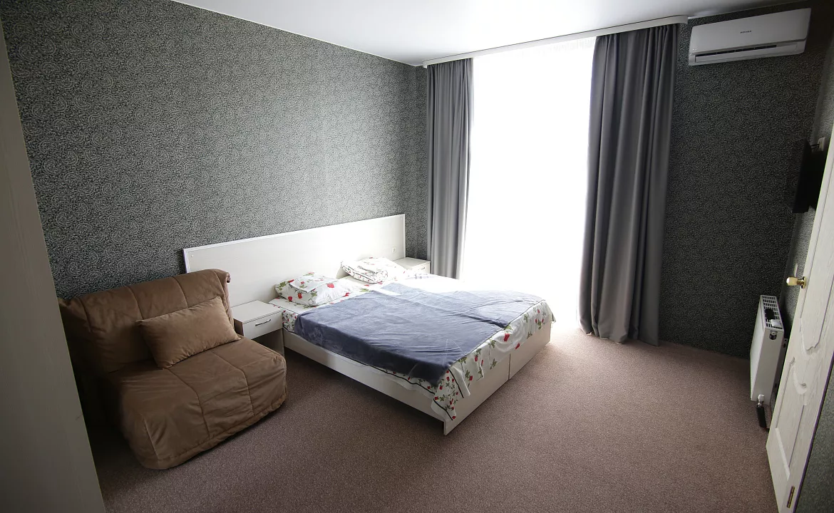 Апартаменты с террасой на 3-х человек. Гостевой дом "МЕЛИС". Дивноморское