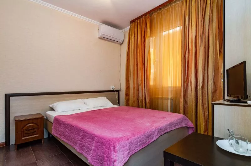 Эконом двухместный. Гостиничный комплекс "Анжелика-Альбатрос". Лоо