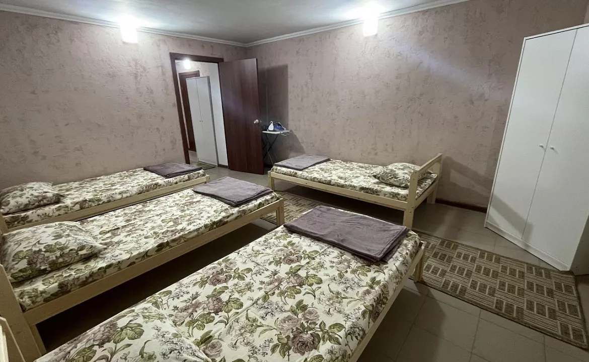 6-8 местный номер . Гостевой дом "Мара" - Якорная Щель. Якорная Щель 6-8 местный номер . Гостевой дом "Мара" - Якорная Щель. Якорная Щель