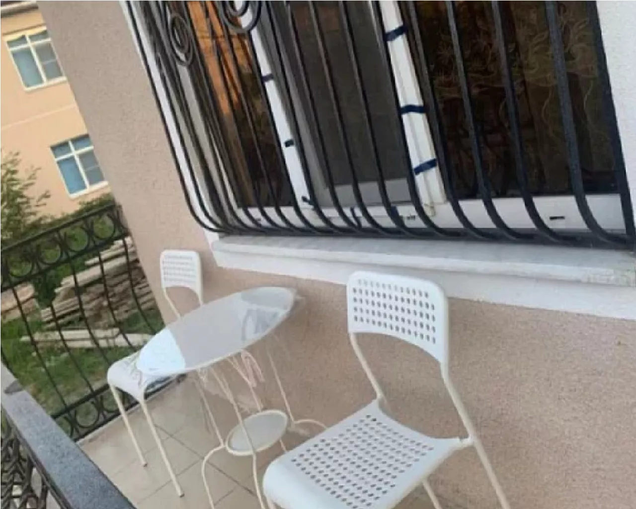 . Частный сектор Две сестры. Сухум