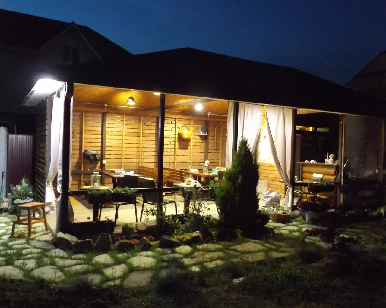 . Гостевой дом "Winnie House". Атарбеково