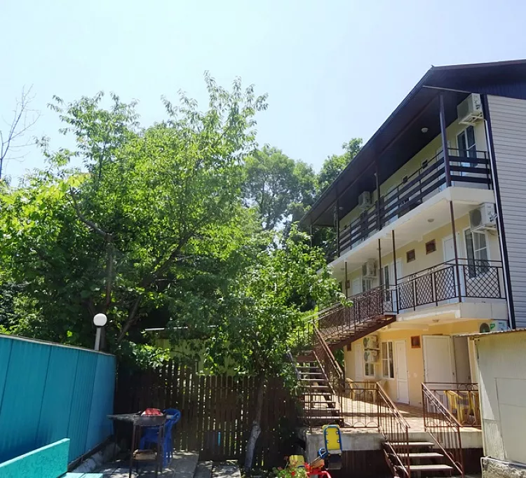 . Гостевой дом Солнечный берег. Аше