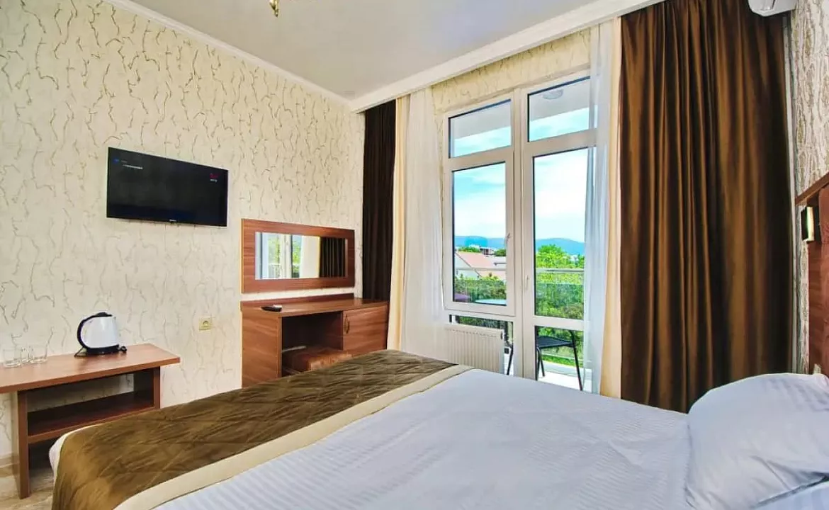 Двухместный номер с балконом. Отель Grand Sofia. Кабардинка