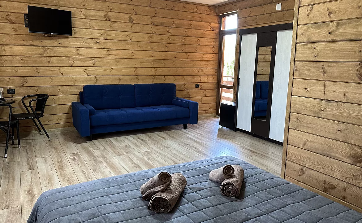 Семейный полулюкс . Лилия. Гудаута