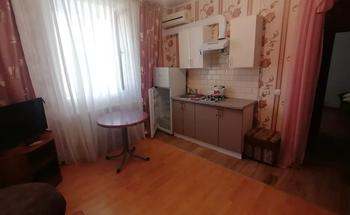 Студия номер 8. Гостевой дом НА САМБУРОВА. Анапа