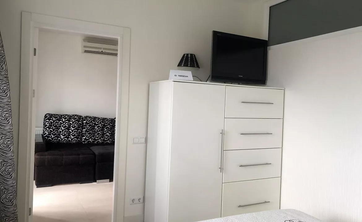 Апартаменты . Квартира в многоквартирном доме Апартаменты . Алушта