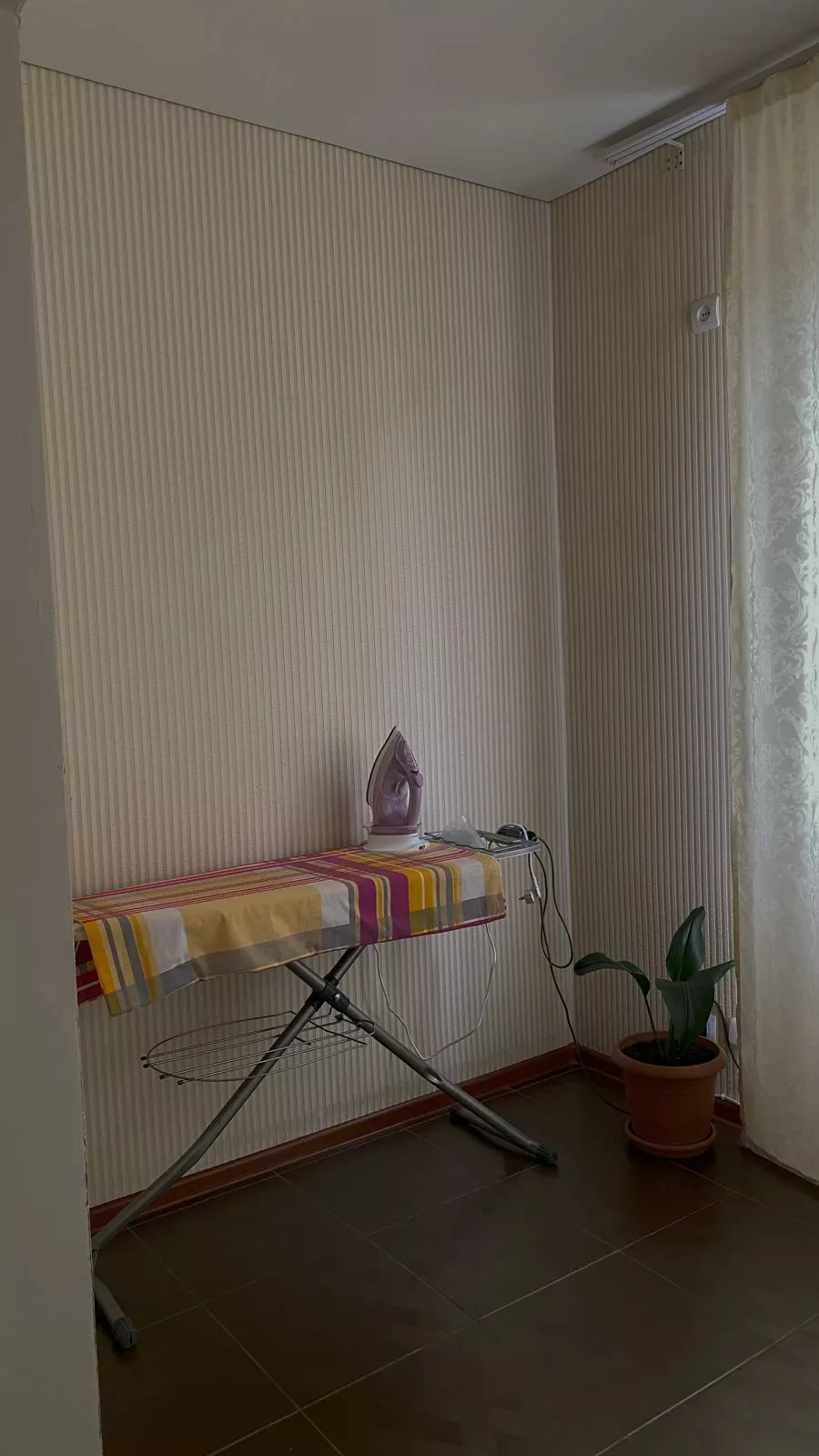 . Двухкомнатная квартира у рынка . Гагра