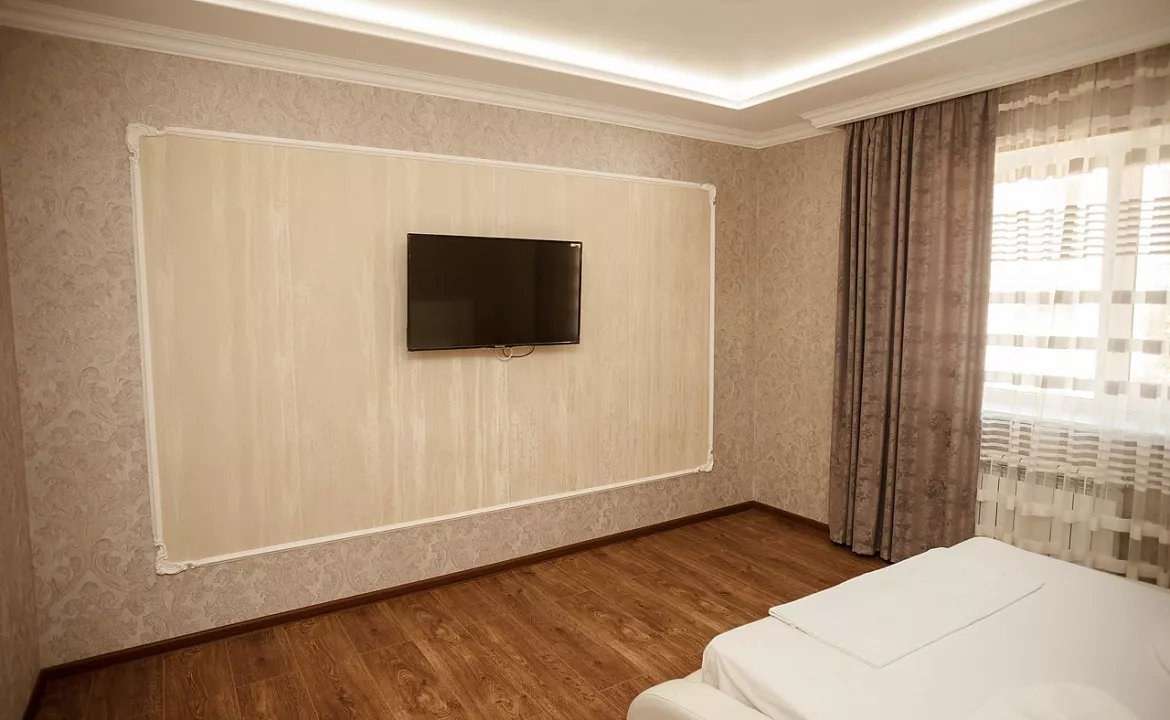 Люкс двухкомнатный с балконом. Гостевой дом Ника Премиум. Геленджик