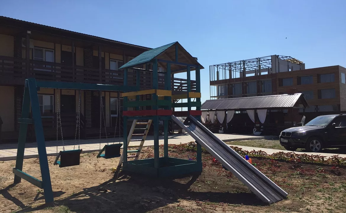 Четырехместный номер с видом во двор.. Гостевой дом Морской бриз - Кучугуры. Кучугуры Четырехместный номер с видом во двор.. Гостевой дом Морской бриз - Кучугуры. Кучугуры