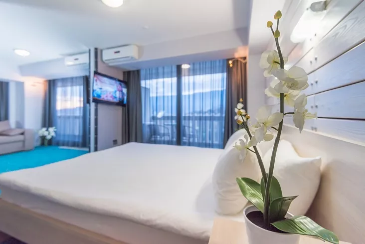 Люкс. Отель Ялта Интурист. Ялта Люкс. Отель Ялта Интурист. Ялта