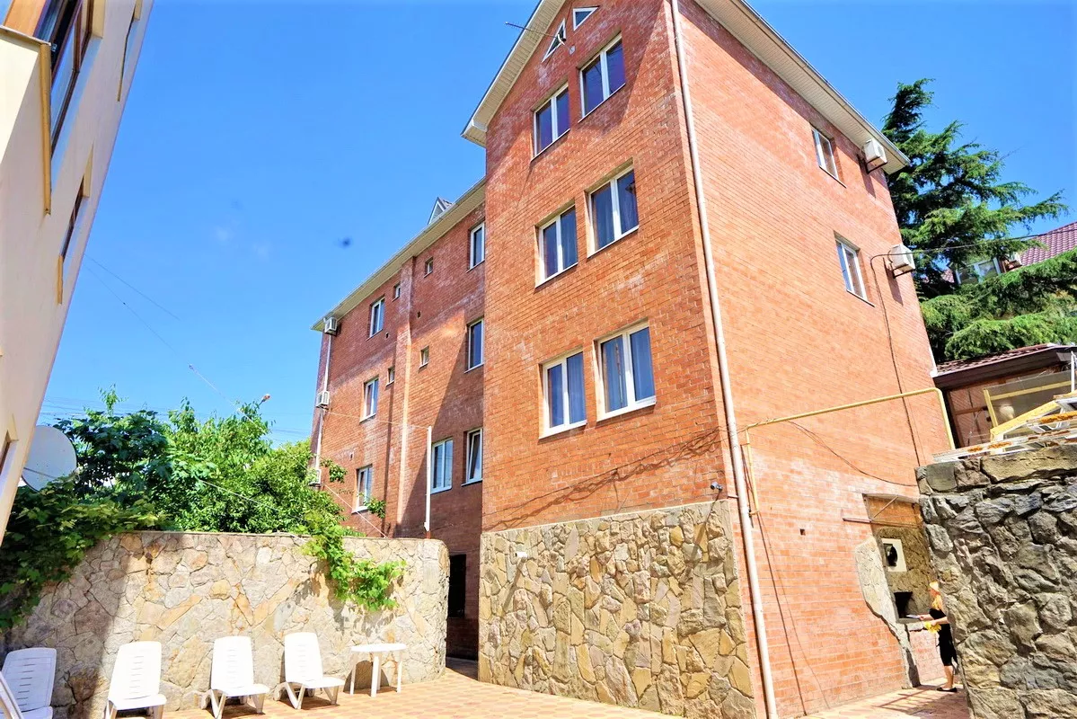 . Гостевой дом Атлантис. Лазаревское